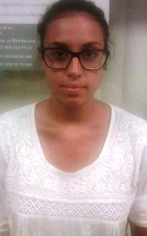 Sara Ivette Solórzano Suárez, detenida en el aeropuerto de Cancún.