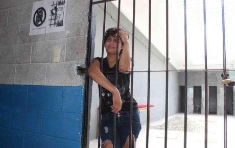 La mujer permaneció por 12 horas en la cárcel porque no tenía para pagar 400 pesos de multa. (Foto: La Silla Rota)
