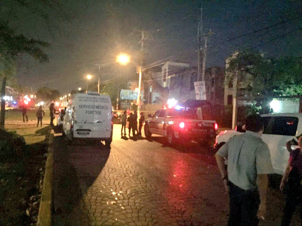 El sitio del ataque en la Avenida Palenque de Cancún. (Foto: ENLACERFQR)