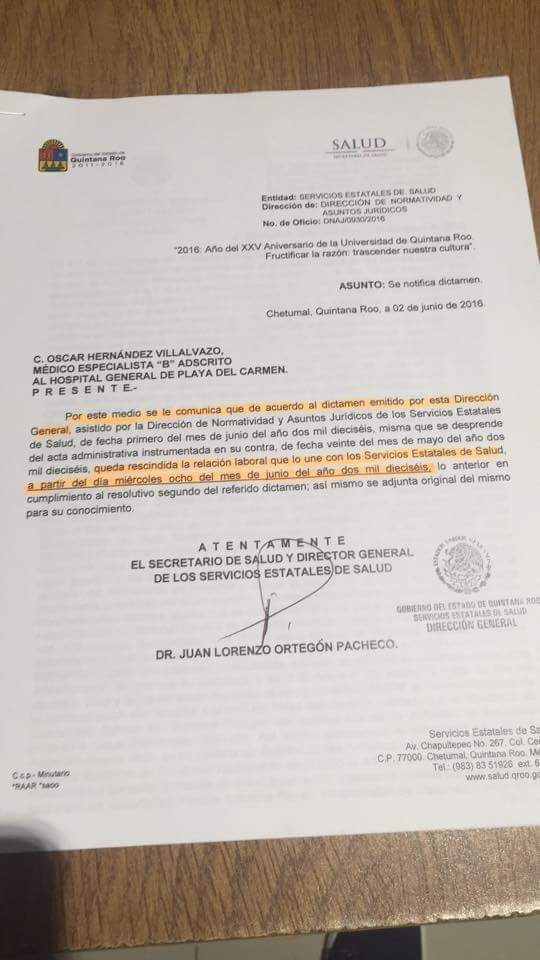El oficio de despido contra el médico Villalvazo del Hospital General de Playa del Carmen.