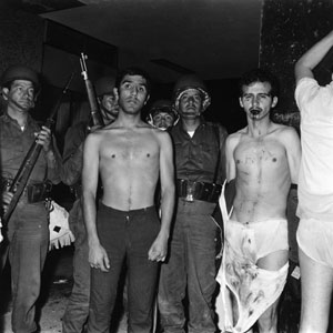 Foto tomada a Luis González de Alba el 02 de octubre de 1968, cuando lo apresaron junto a otros dirigentes del Consejo Nacional de Huelga, punta de lanza del movimiento estudiantil de 1968.