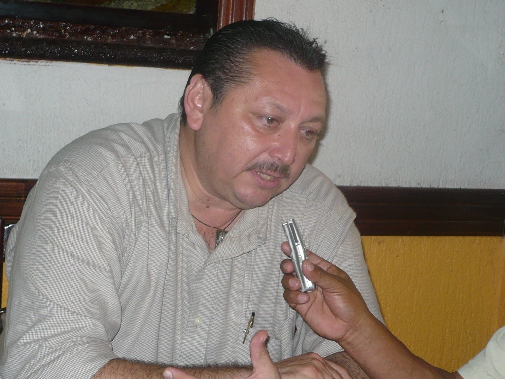  Roger Alcocer García.