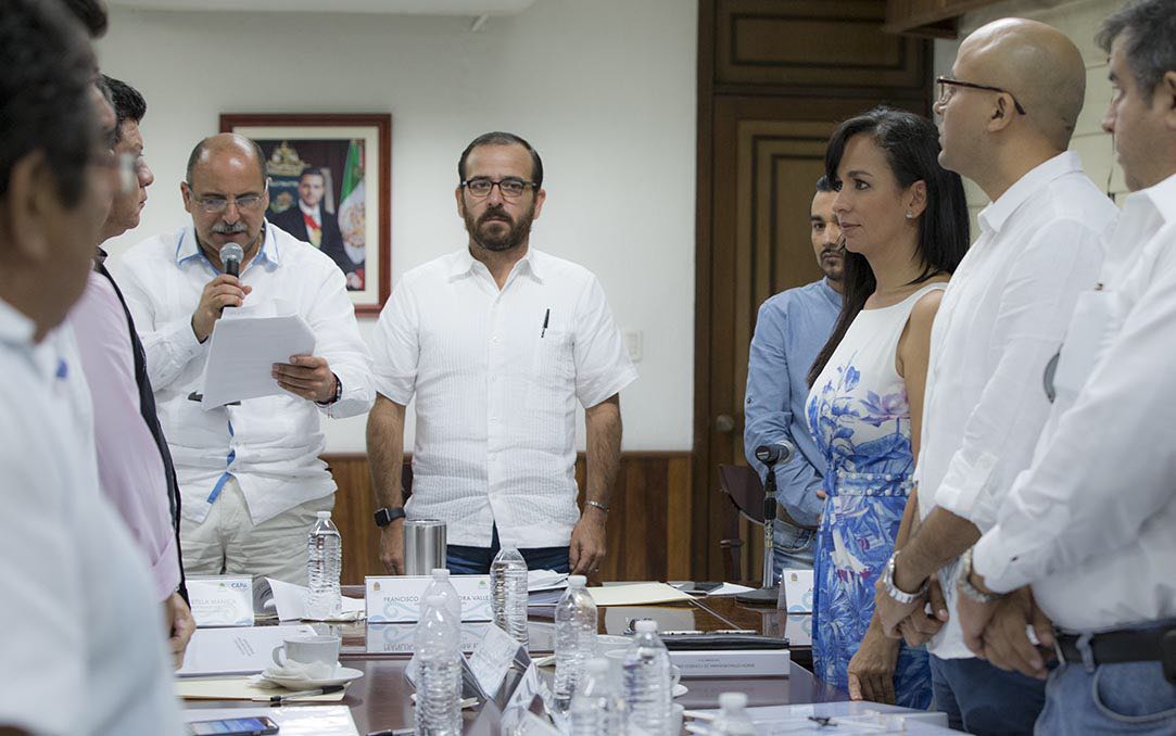 Sesión extraordinaria del Consejo Consultivo de la Comisión de Agua Potable y Alcantarillado (CAPA), con Gerardo Mora y la Alcaldesa Laura Fernández Piña.