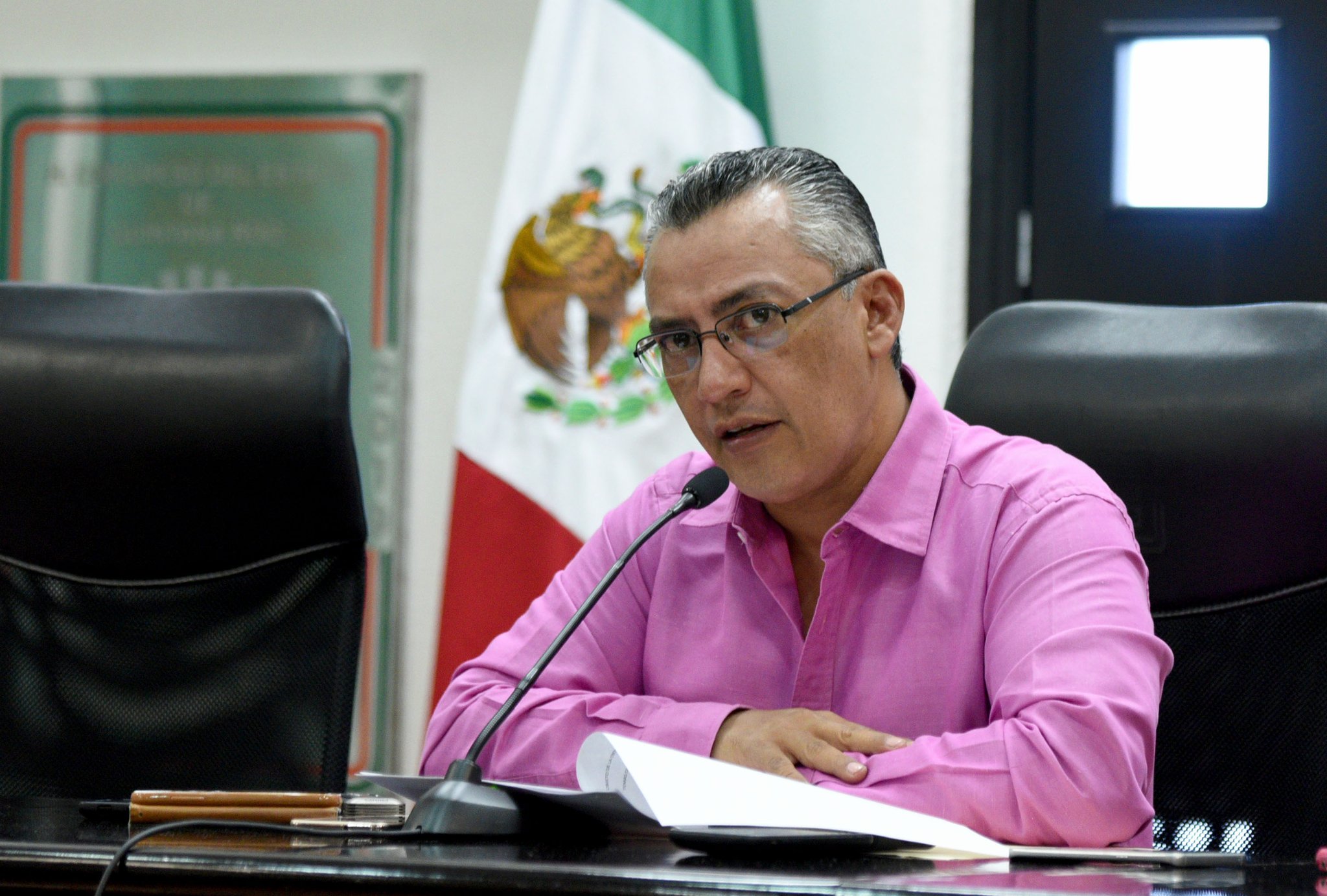 Diputado Carlos Mario Villanueva Tenorio, en rueda de prensa en Chetumal.