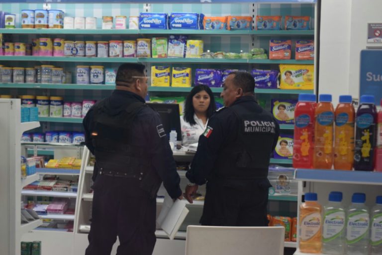 Asaltan farmacia y a clientes junto a la entrada de Puerto Cancún