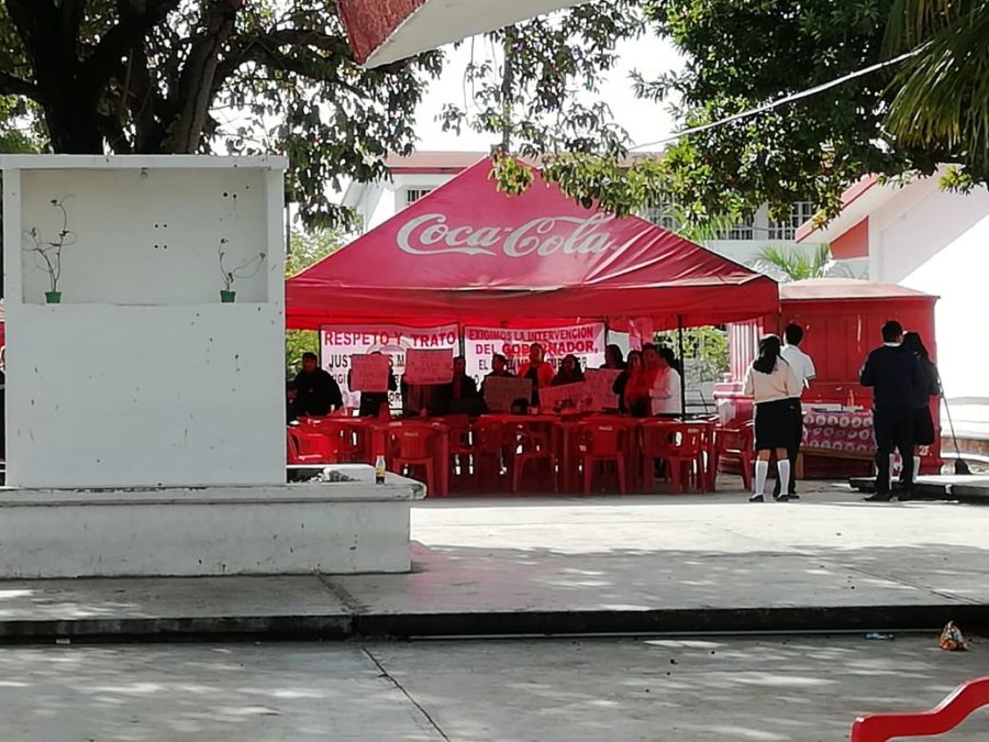 53 maestros afiliados al Sindicato de Trabajadores Académicos del Conalep Quintana Roo del Conalep 2, se lanzaron en paro