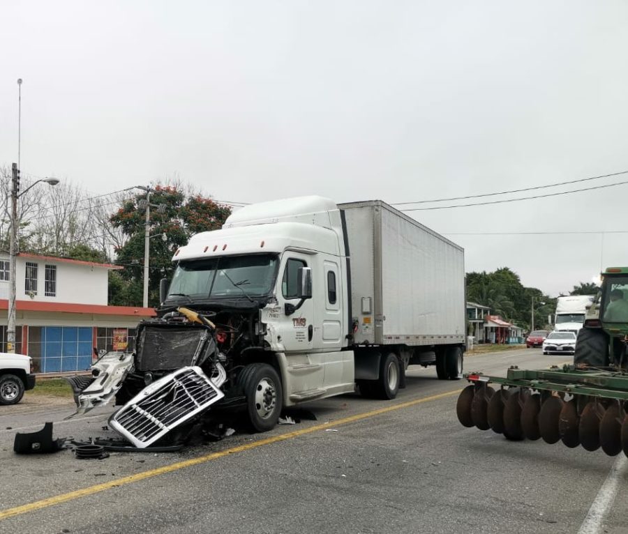 Dos militares lesionados tras accidente en carretera Chetumal-Escárcega