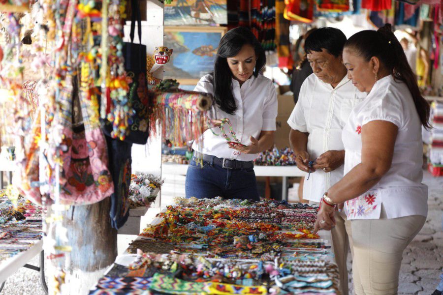 realizan exhibición de productos gastronómicos, artísticos y artesanales en el Tianguis de Artesanos y Productores de Puerto Morelos