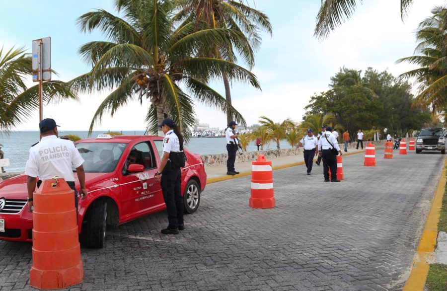 Dirección de Tránsito de Isla Mujeres realiza operativo en vehículos polarizados