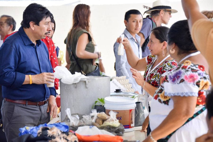 Inauguran autoridades y productores del campo, el Mercado Maya en Tulum