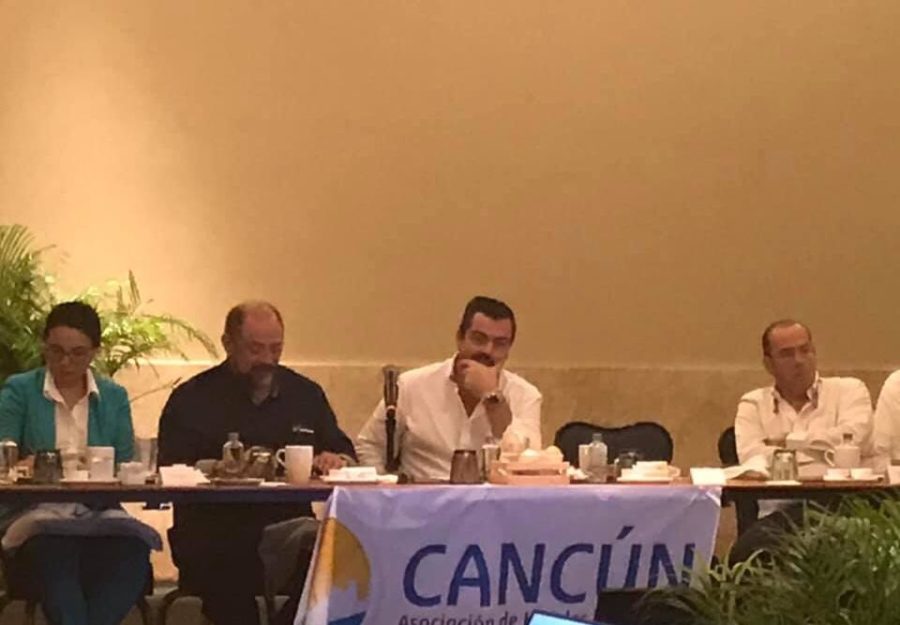 se reúne Darío Flota con hoteleros de Cancún para definir acciones de promoción turística del Caribe Mexicano