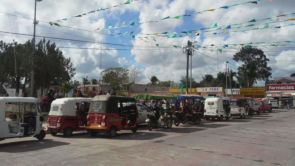 conductores de mototaxis en José María Morelos, piden aumento del 10 o 15 por ciento de las tarifas, debido al precio alto de combustibles