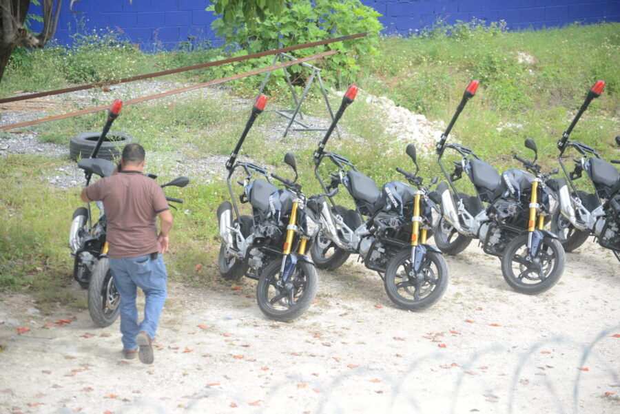  Policías de Cancún estrenarán motopatrullas BMW a un costo de   mdp