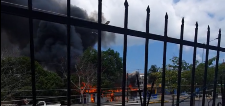 se incendia palapa en playa del carmen noticaribe se incendia palapa en playa del carmen