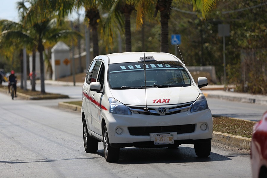 Servicio de taxi disminuye un 85% en la isla de Cozumel durante la  contingencia sanitaria - Noticaribe