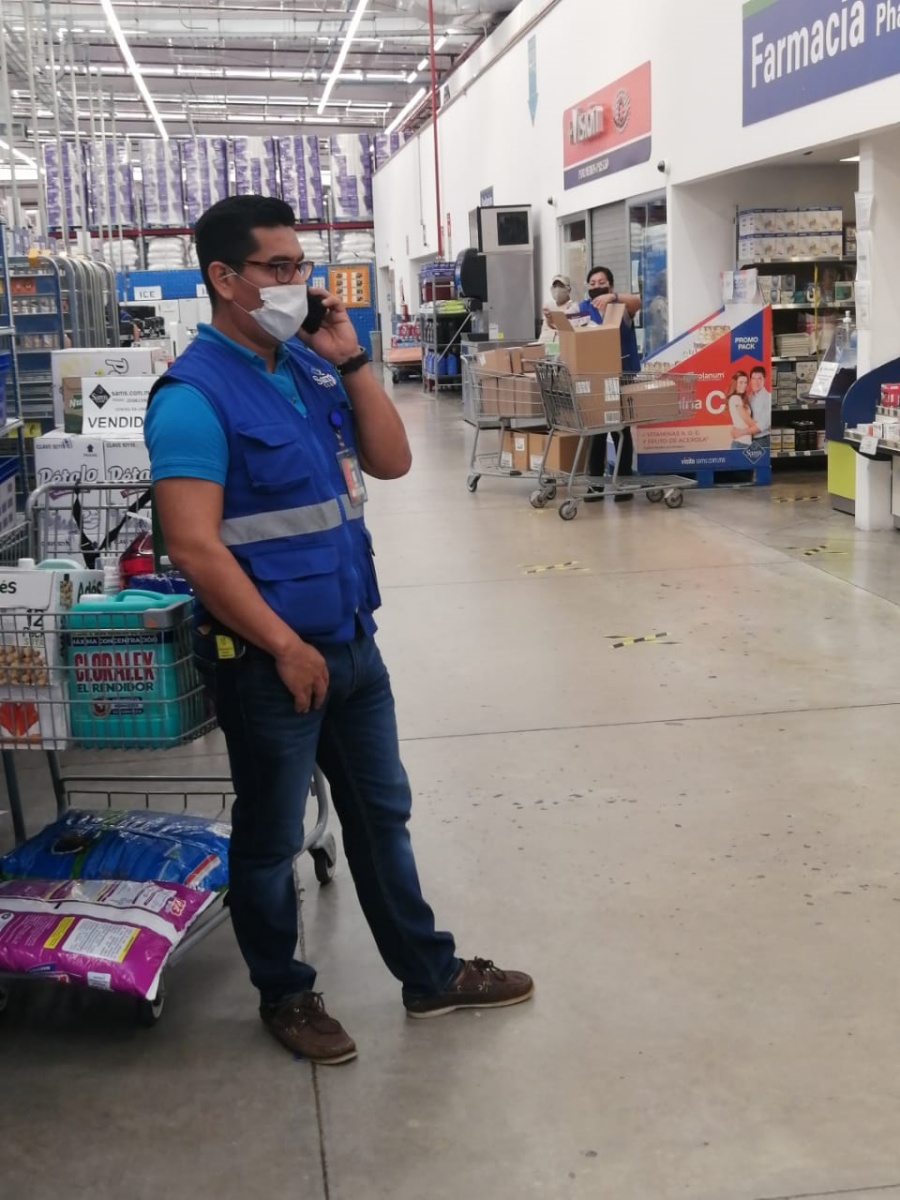 Se manifiestan ex trabajadores contra Sam's Club por despido injustificado  en Playa del Carmen - Noticaribe