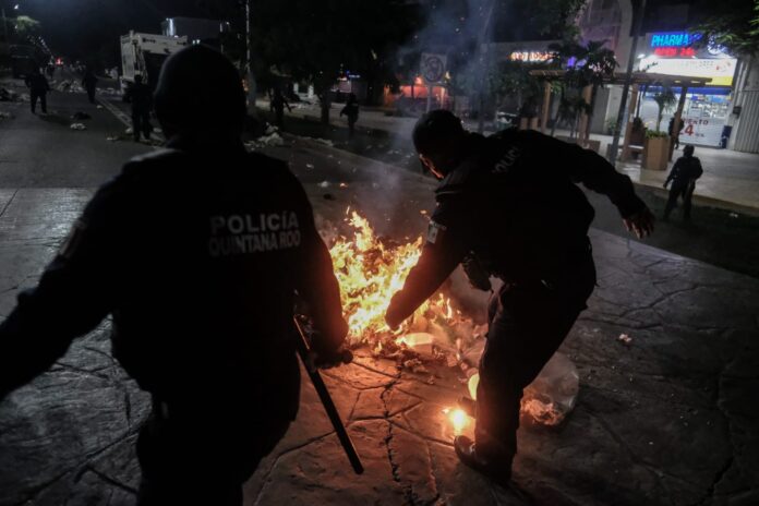 bloqueo y enfrentamiento en Cancún