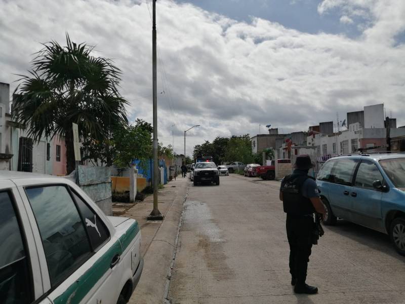 Detienen a tres presuntos narcomenudistas durante un cateo en Cancún -  Noticaribe