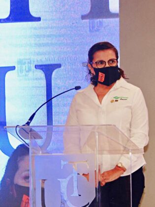 Doctora Laura Espinoza, subdirectora del Conalep Cancún plantel II