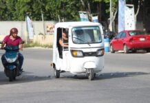 HACE LLAMADO A CUMPLIR CON EL EMPLACAMIENTO: Confirma Imoveqroo 600 mototaxis para cubrir demanda en Puerto Aventuras; entre 200 y 250 brindarán el servicio en Villas del Sol y La Guadalupana