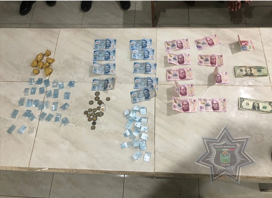 Detienen en Tulum a dos presuntos narcomenudistas cargados con bolsitas con  marihuana, cocaína y 'crack' - Noticaribe