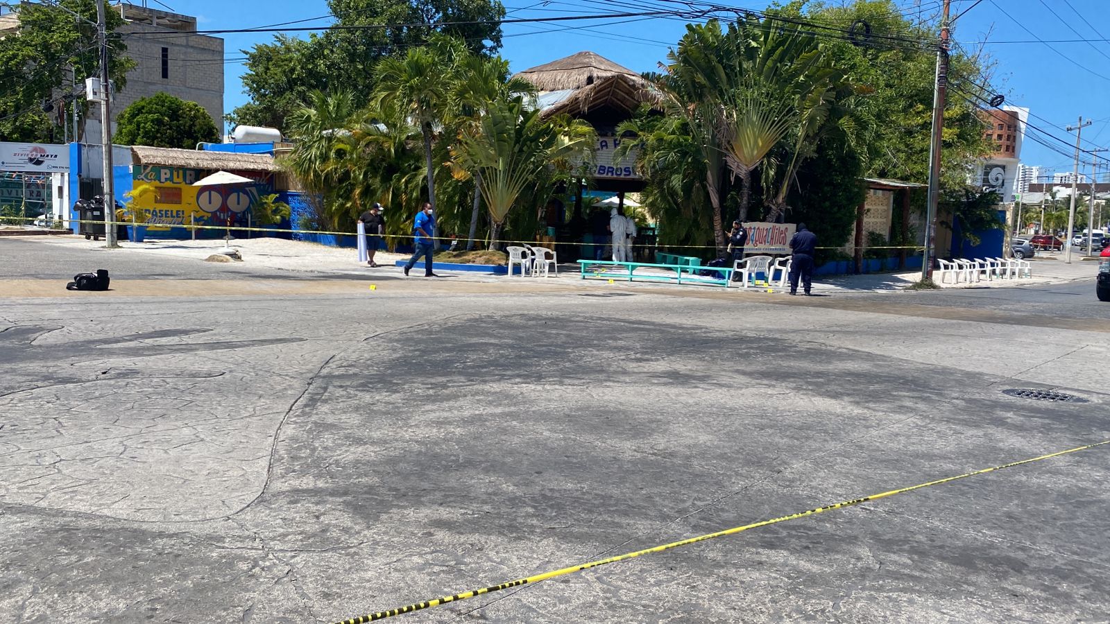 ATAQUE EN 'LOS AGUACHILES': Asesinan a guardia de seguridad afuera de  restaurante de mariscos en Cancún; dejan manta con amenazas - Noticaribe