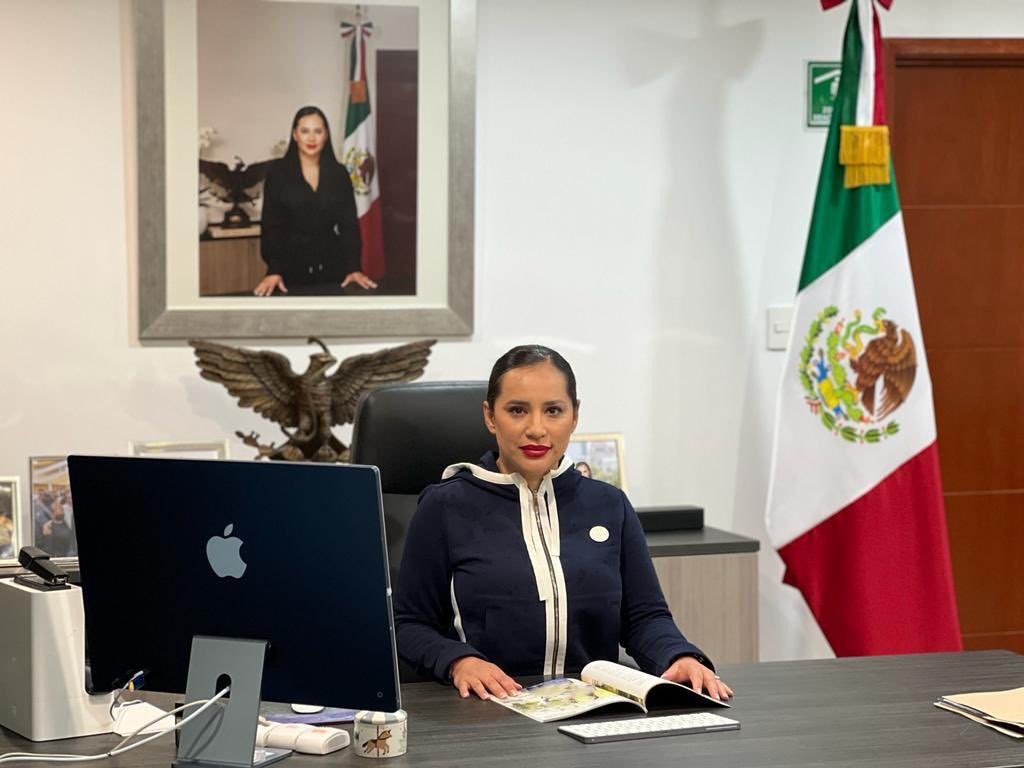 SPIDERMAN, ERES TÚ?: Sandra Cuevas, alcaldesa de Cuauhtémoc, posa al estilo  de popular meme... - Noticaribe