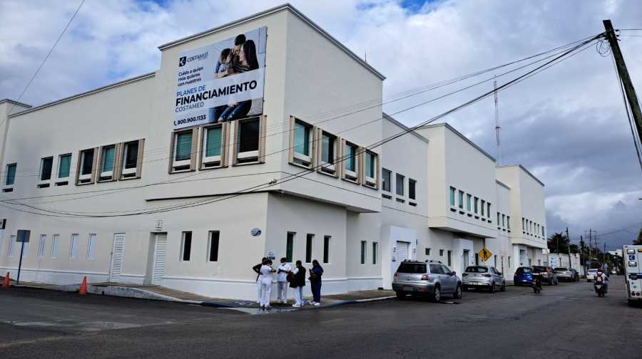 CRECE CONFLICTO EN HOSPITAL PRIVADO: Se suman trabajadores de Costamed  Cozumel a manifestación para exigir mejores condiciones laborales -  Noticaribe