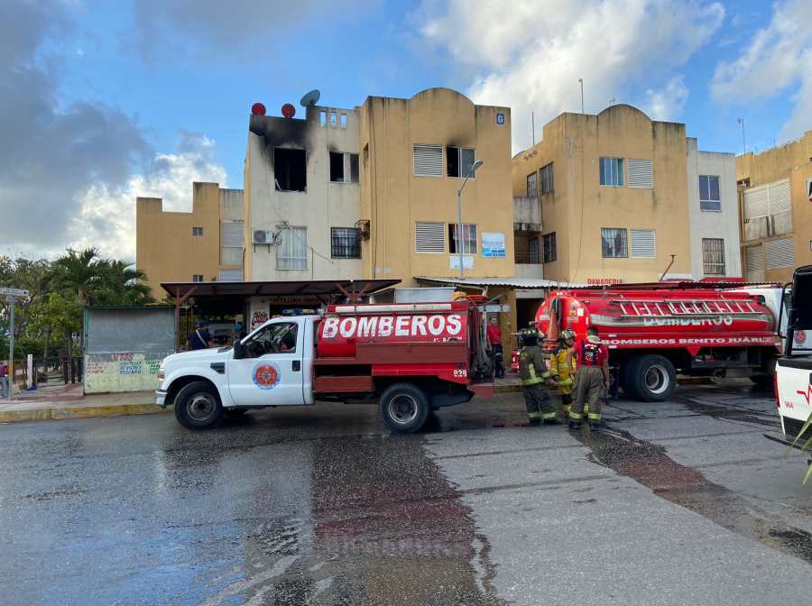 Corto circuito provoca incendio en una casa en el fraccionamiento Paseos  del Mar de Cancún - Noticaribe