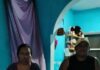 Acusan padres presunta sustracción de una menor por funcionarios del DIF Estatal en Isla Mujeres