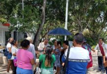Protestan vecinos de la colonia irregular Bahía Real de Cancún; denuncian casos de extorsión