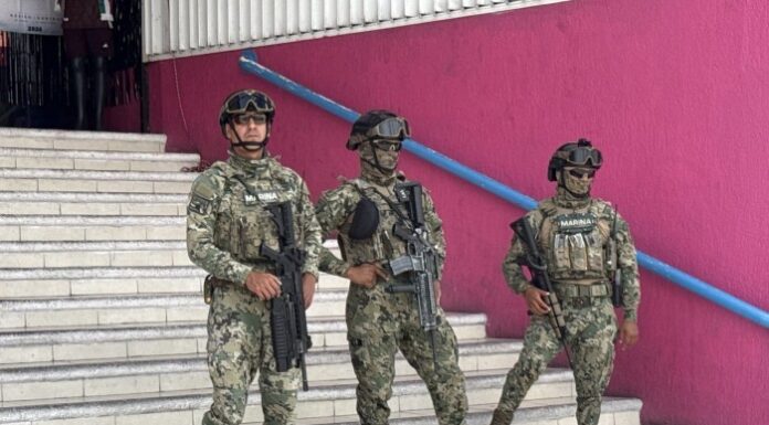 Realizan operativo de revisión en tienda de mercancía china en Cancún