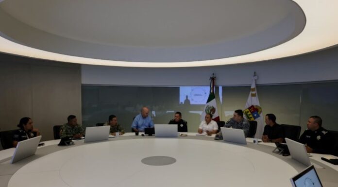 Gobierno de Quintana Roo busca contener tensiones tras incidentes entre mexicanos y cubanos en Cancún; sostienen reunión de trabajo con representantes del Consulado de Cuba