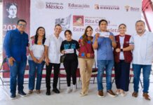 Entrega Mara Lezama tarjetas de la Beca Rita Cetina a más de mil estudiantes de primaria en Cancún