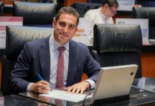 VA POR LA GUBERNATURA: Pide licencia Gino Segura al Senado y se mueve el tablero rumbo a la sucesión de 2027 en Quintana Roo