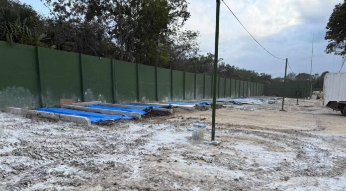 Denuncian trabajadores de Xcaret presunto daño ambiental por planta de tratamiento de aguas negras