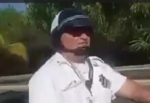 Captan en video a Tránsito presuntamente pidiendo soborno de 630 dólares a turistas extranjeros en Puerto Juárez