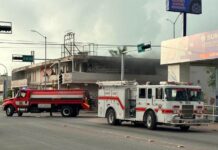 Arde edificio abandonado en el centro de Chetumal
