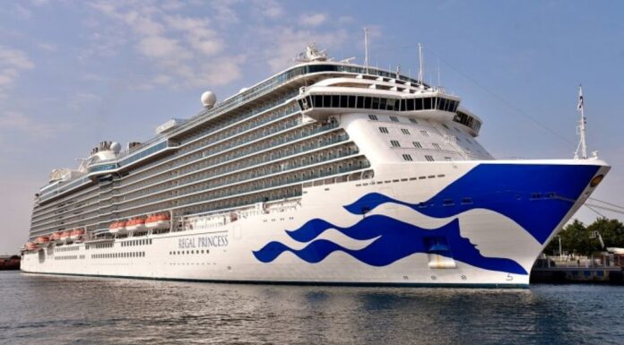 Naviera de crucero Regal Princess da por muerto a tripulante que cayó al mar frente a Cancún