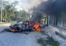 APARATOSO ENCONTRONAZO: Deja 9 lesionados choque entre auto y combi de transporte público en Playa del Carmen