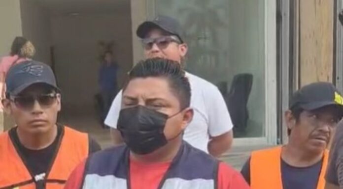 Protestan trabajadores por falta de pago de constructora Grupo Bec en Cancún