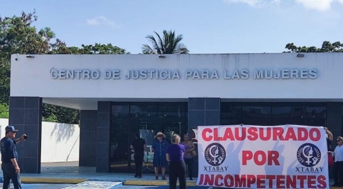 Mujeres víctimas de delito realizan manifestación en el Centro de Justicia para las Mujeres; exponen dilación en la impartición de justicia