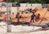Albañiles locales denuncian exclusión de obras comerciales en José María Morelos