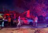 Incendio con presuntas bombas molotov consume 4 vehículos en un taller mecánico en Cancún