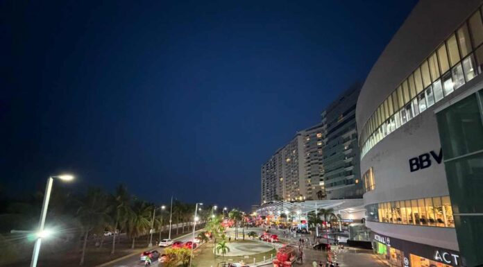 Reporte de fuga de gas desata fuerte movilización en Plaza Las Américas de Cancún