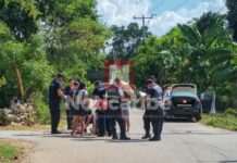 Joven derrapa con motocicleta y termina con posible fractura en José María Morelos