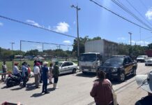 YUCATÁN | Comunidad maya de Molas protesta contra granjas porcícolas e inmobiliarias; frena paso de camión con cerdos